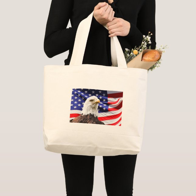 Bolsa Tote Grande Bald Eagle Sobre Bandeira Americana (Frente (produto))