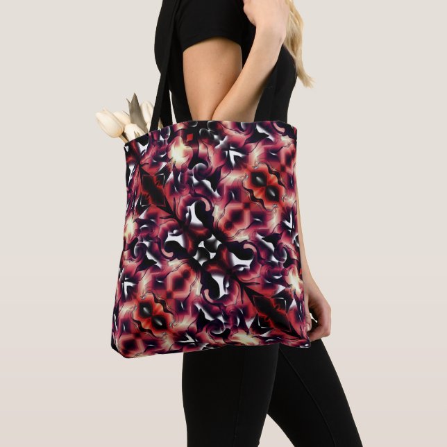 Bolsa Tote Grande espelhamento de formas levemente esculpidas (Close Up)