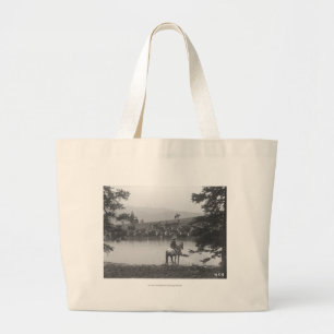 Bolsa Tote Grande Gado por uma lagoa com dois vaqueiros