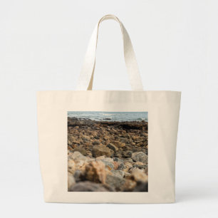Bolsa Tote Grande Ondina Shoreline: Rugged Coastal Stone Landscape