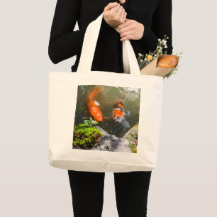 Bolsa Tote Grande Peixe Koi numa lagoa