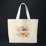 Bolsa Tote Grande Romântica Floral Bridesmaid Tote Bag<br><div class="desc">Uma aquarela de flores sorteadas é a inspiração para esta elegante bolsa de tote. Simplesmente personalize com o nome da dama de honra e você tem um belo e útil presente. Claro que se torna um tesouro no dia do seu casamento.</div>