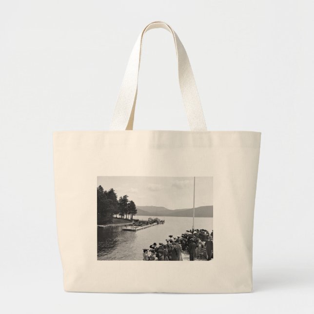 Bolsa Tote Grande Sagamore Dock, lago George: 1904 (Frente)