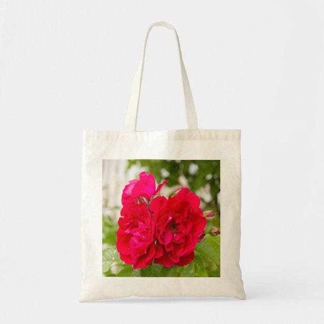 Bolsa Tote Grandes rosas vermelhas no jardim (Frente)