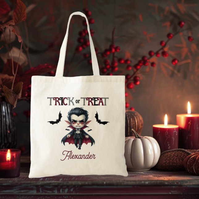 Bolsa Tote Grito ou tratamento de Halloween para crianças de  (Cute Vampire Kid's Trick or Treat Halloween Tote Bag)