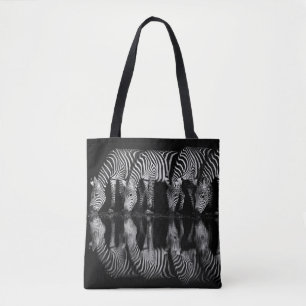 Bolsa Tote Grupo de Zebras-da-planície Bebem Juntos à Noite