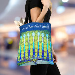 Bolsa Tote Hanukkah Trendy Blue Green Menorah<br><div class="desc">Uma foto de perto de uma brilhante, colorida, azul e verde foto do menorah artsy ajuda a tirar o estilo do feriado de Chanucá. Sinta o calor e a alegria da temporada de festas sempre que você usa esta maravilhosa e colorida bolsa de tote do Chanucá. Cartões, adesivos, tabuleiros de...</div>