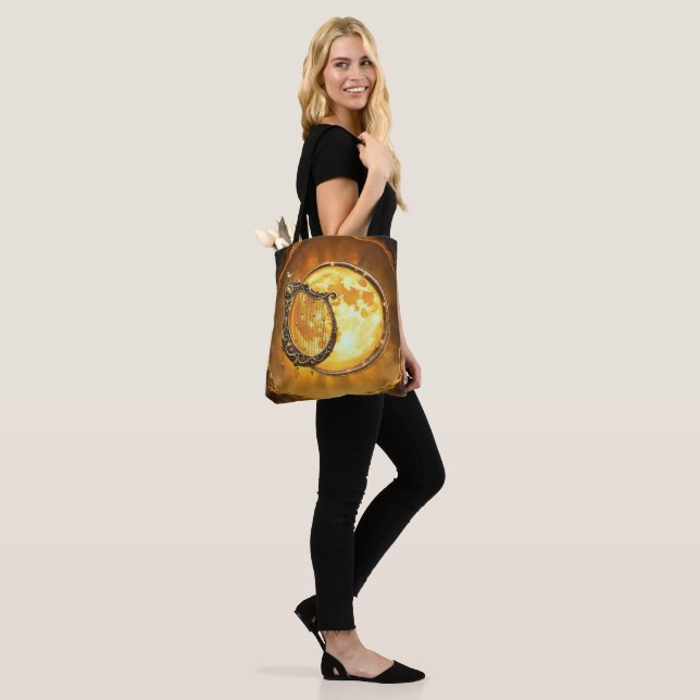 Bolsa Tote Harpa Celestial da Lua Dourada (No(a) Modelo)