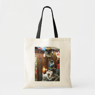 Bolsa Tote Humor Japonês - Cachorro Puxando Calças para Baixo