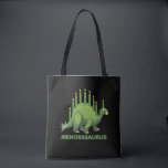 Bolsa Tote Judeu Hanukkah Dinossauro Menorah Judeu Dino Fãs<br><div class="desc">Presente de Natal Judeu para Chanucá. Um Incrível e engraçado Dinossauro Stegosaurus Menorah Gift.</div>