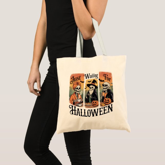 Bolsa Tote Just Waiting for Halloween – Funny Spooky Season (Frente (produto))