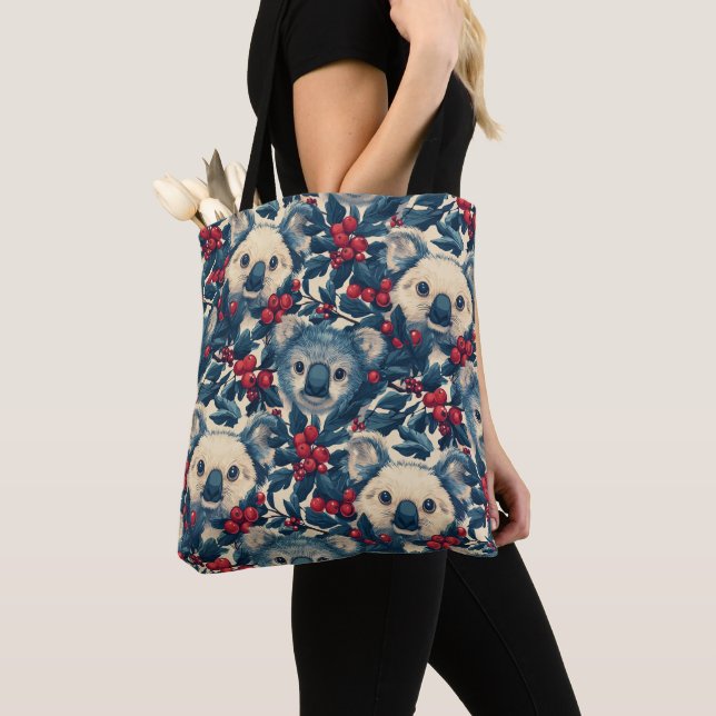 Bolsa Tote Koala e Berry Pattern (Close Up)
