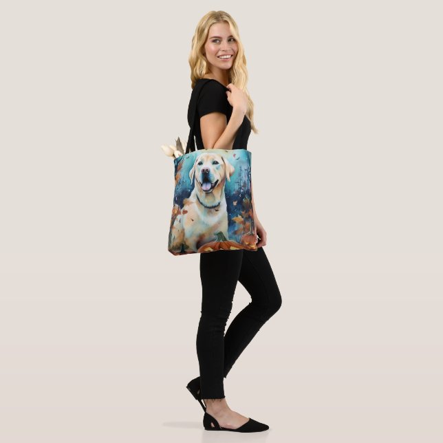 Bolsa Tote Labrador de Halloween com Abóboras Assustador (No(a) Modelo)