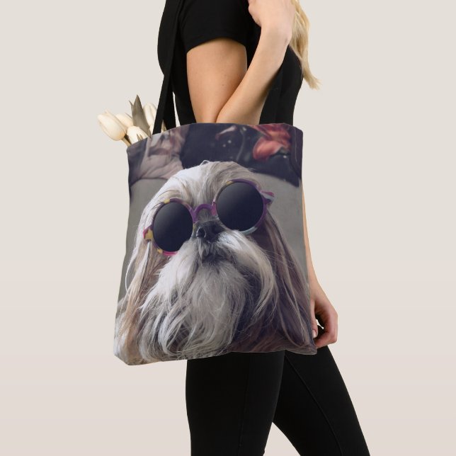 Bolsa Tote Legal Shih Tzu longos óculos de sol (Close Up)