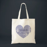Bolsa Tote Lilac, púrpura, pontes cardíacas, sereia<br><div class="desc">Galinha de lila roxa-do-coração-de-pelúcia-púrpura. Malas para a noiva da equipe. Belo vintage parece design com texto elegante e nome personalizado. Faça um para damas de honra, florista, madrinha de casamento, matrona de honra, mãe da noiva etc. Design para festa de casamento de chic, bela festa de noiva ou festas de...</div>