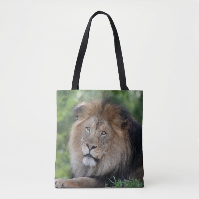 Bolsa Tote Lion Lounging em uma Floresta (Frente)