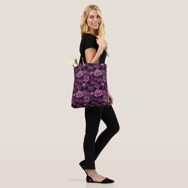 Bolsa Tote Lótus violeta-vermelha com padrão (No(a) Modelo)