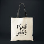 Bolsa Tote Madrinha de casamento Personalizada de Marcação de<br><div class="desc">Saco de tota moderno e clássico,  com um script de inscrição de MADRINHA DE CASAMENTO preto. Personalize adicionando o nome do receptor ou a hashtag do casamento. Perfeito como presente para sua festa de casamento ou festa noiva.</div>