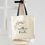 Bolsa Tote Mãe Floral Cor-de-Rosa Esbranquiçada da Noiva<br><div class="desc">Escrito elegante "mãe da noiva" com florais cor-de-rosa. Adicione a data do casamento.</div>