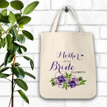 Bolsa Tote Mãe Floral Púrpura da Noiva<br><div class="desc">design floral roxo bonito para estes sacos de tota de festa de casamento personalizados</div>