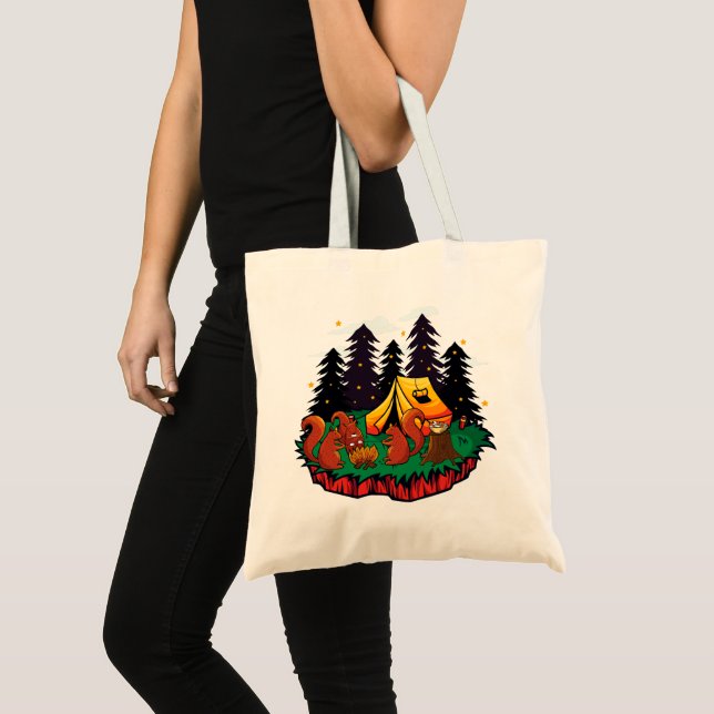 Bolsa Tote Mais Diversão Com Este Esquilo de Acampamento (Frente (produto))