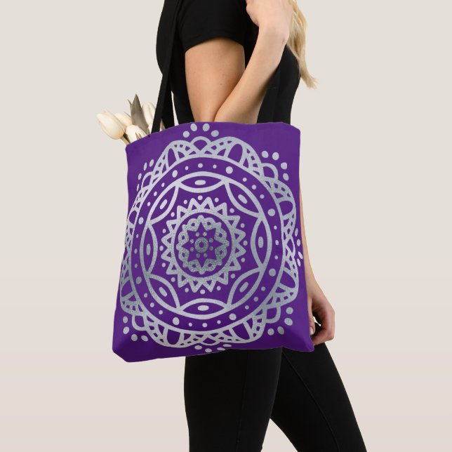 Bolsa Tote Mandala de prata (Close Up)