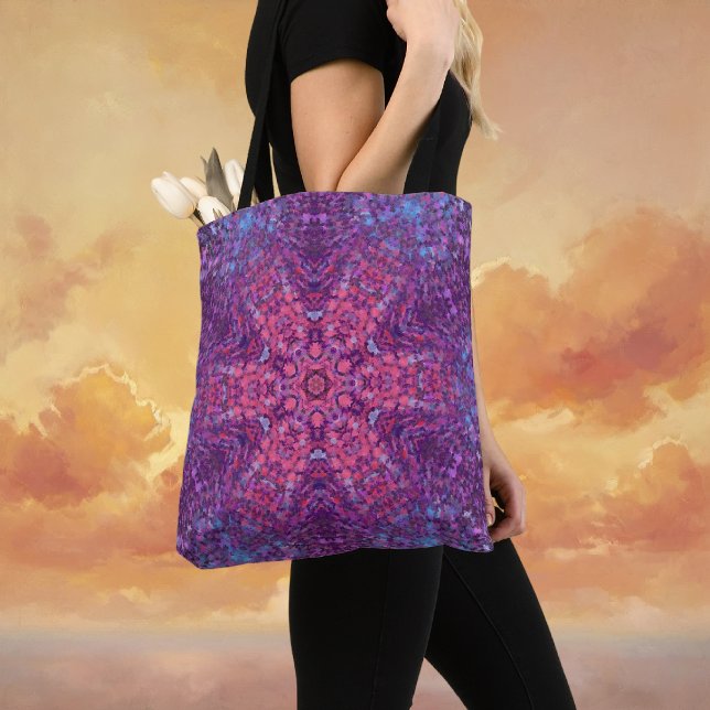 Bolsa Tote Mandala digital rosa púrpura e azul (Pink Purple and Blue Digital Mandala Tote Bag by Wormhole Orbital)