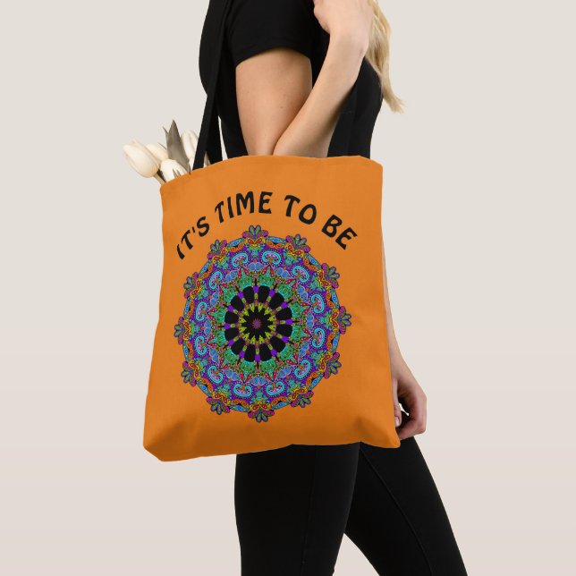 Bolsa Tote Manuscrito Mandala Relógio Face 24 (Close Up)