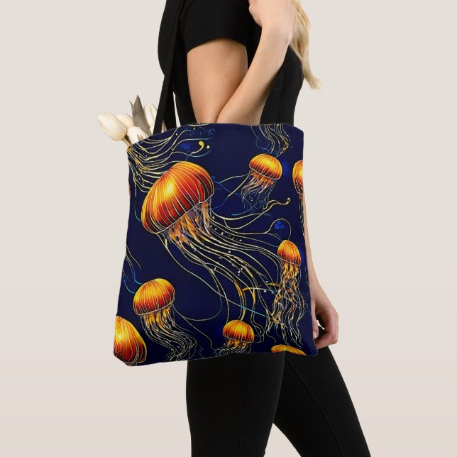 Bolsa Tote Mar de medusa brilhante (Close Up)