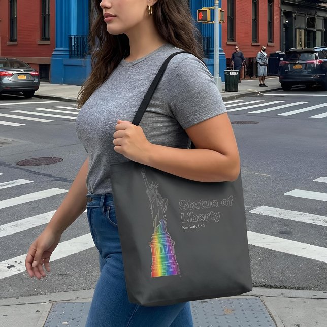 Bolsa Tote Marcos em Luz | Estátua da Liberdade (Lifestyle Shot)