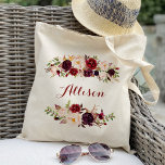 Bolsa Tote Marsala burgundy floral Bridesmaid Personalizado<br><div class="desc">Confira mais de 200 estilos populares de sacos de tote de casamento da coleção "Bags de Tote de Casamento" do nosso compro! Clique em "Editar Design" para personalizar ainda mais. Você pode mudar o tamanho da fonte, cor da fonte e muito mais! sacos de tote de casamento, bolsas de tote...</div>