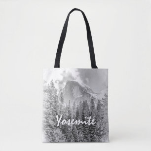 Bolsa Tote Meia centelha de Yosemite no inverno com texto Yos
