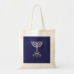 Bolsa Tote Menorah<br><div class="desc">Individualmente, as letras representam: Menorah: Mem, Nun, Resh, Ei Mem - Chaos Mighty Blood Nun - Continue Heir Son Resh - Primeiro Começo Mais Ei - Olhe Respiração Reveal Exo 25:31 E você fará um vellestick de ouro puro: de trabalho batido, o cascavel será feito: seu eixo, seus galhos, seu...</div>