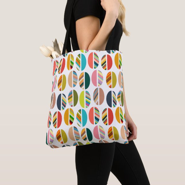 Bolsa Tote Metades Ovalas em Faixa (Close Up)