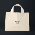 Bolsa Tote Mini Mãe da Noiva do Monograma Francês Mínimo Chic<br><div class="desc">Chic e mínima francesa, parisiense inspirou, monocromática, negra e branca, mãe personalizada da mini bolsa da noiva. Um Saco de Tote pode ser uma maneira adorável de obrigado sua mãe pelo seu amor e apoio no seu dia especial. Esta mãe do saco de tote nobre é perfeita para segurar presentes...</div>