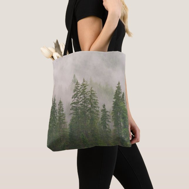 Bolsa Tote Misty Foggy Forest Trees (Close Up)