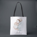 Bolsa Tote Modern Doula Midwest Nascimento do Trabalho Gravid<br><div class="desc">Apresentando a moderna dona-mulher nascida Gravidez simples Tote Bag. Delicioso e encantador, esta bolsa é adornada com uma mão linda pintada de aquarela mãe e bebê. Com suas delicadas cores neutras, ele certamente faz uma impressão memorável. A palavra "doula" é escrita com um elegante roteiro caligráfico por baixo, permitindo que...</div>