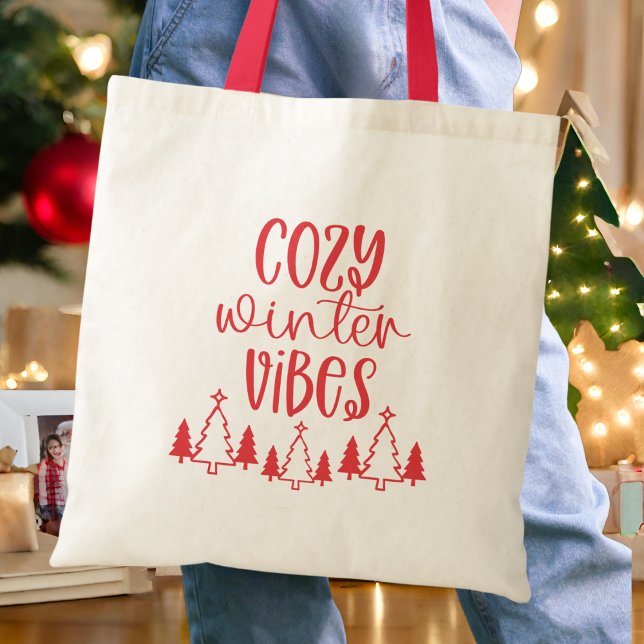 Bolsa Tote Modern Red Typografia Cozy Winter Vibes (Criador carregado)