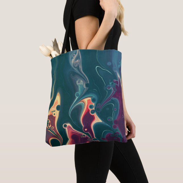 Bolsa Tote Molten Waves in Midnight Motion (Close Up)