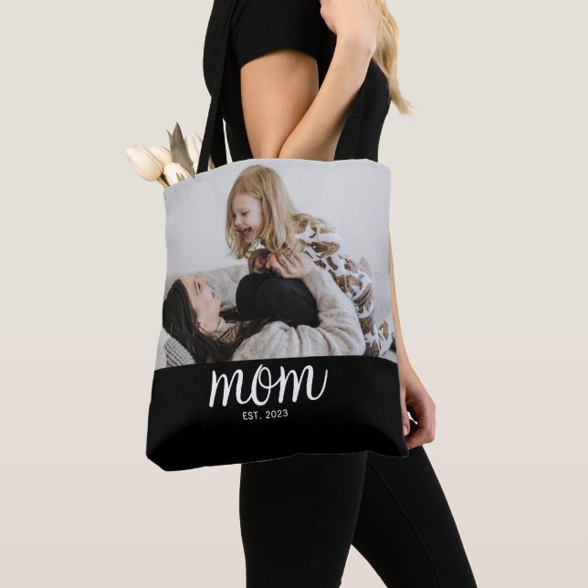 Bolsa Tote Mom Established Script Black Photo (Close Up)