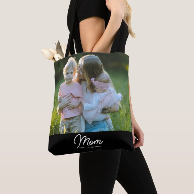 Bolsa Tote Mom Established Script Black Photo (Close Up)