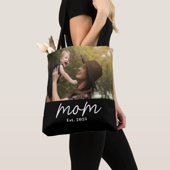 Bolsa Tote Mom Established Script Black Photo (Close Up)