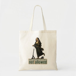 Bolsa Tote Mona Lisa on the phone  riding a kick scooter