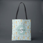 Bolsa Tote Monograma de Ouro de cozinha e de varejo<br><div class="desc">Esta bolsa de tote fofa apresenta um lindo padrão azul de ilustração floral de filhotes de recuperação de ouro, com flores e tênis, com um lugar para você adicionar um nome em uma fonte moderna e minimalista. Um presente fantástico para qualquer amante de cão ou cão, perfeito para uma criança...</div>