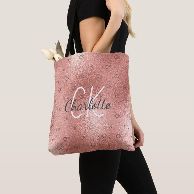 Bolsa Tote Monograma elegante em ouro rosado com letra cursiv (Close Up)