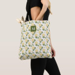 Bolsa Tote Monograma Floral de Hydragea Amarela Elegante<br><div class="desc">Fique na moda com o Espelho Compacto Monograma Floral de Hydrangea Amarela Elegante, apresentando delicados florescimentos de ouros e um monograma personalizado. Perfeito para tocar-ups durante o dia, este elegante acessório adiciona um charme floral de eterno a qualquer bolsa. Ideal para aqueles que amam beleza clássica com um toque personalizado...</div>
