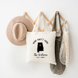 Bolsa Tote Monograma Home doce Home da família de Alabama<br><div class="desc">Sacola Home doce da casa moderna da casa da quinta personalizada com sua nome de família e cidade ou o outro texto feito sob encomenda. Clique personalizam-na para mover o coração para todo o lugar no mapa do estado e para personalizar mais o texto. As bolsas feitas sob encomenda fazem...</div>