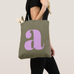 Bolsa Tote Monograma Inicial Simples em Olive e Lilás Negrito<br><div class="desc">Bolsa Tote Monograma Inicial Simples em Olive e Lilás Negrito Retro</div>