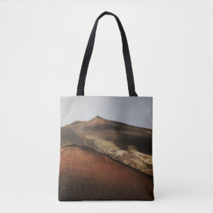 BOLSA TOTE MONTANHA BRANCA E COROA SOB NUVENS BRANCAS DURANTE