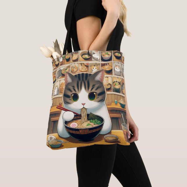 Bolsa Tote Munchkin Cat Eating Ramen (Close Up)